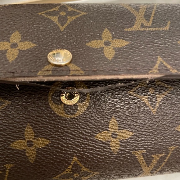 Authentic Louis Vuitton Sarah Wallet - Picture 5 of 9